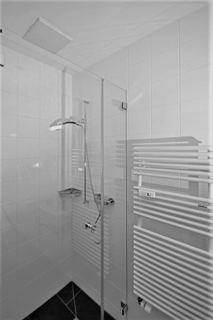 Träumen Sie von einer Altbauwohnung direkt am Rhein?