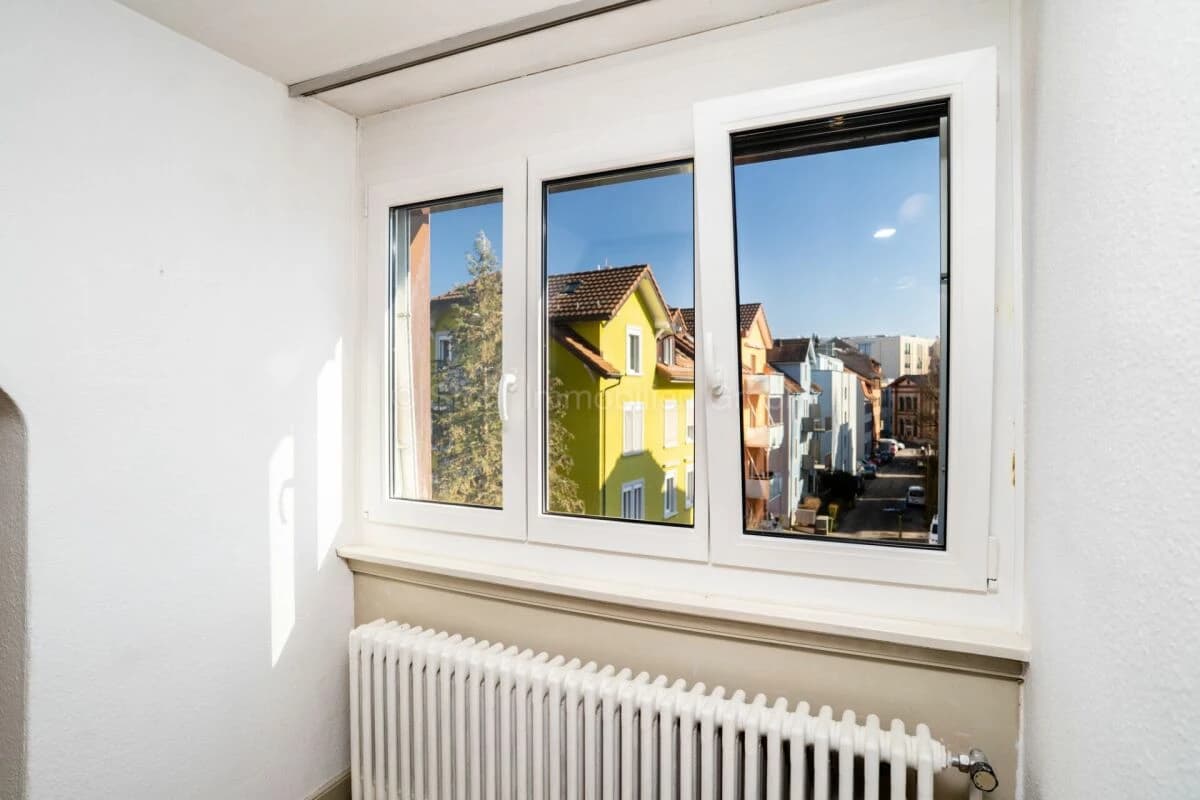 Charmantes 5.5 Zimmer Mittelhaus mit Potenzial an beliebter Lage