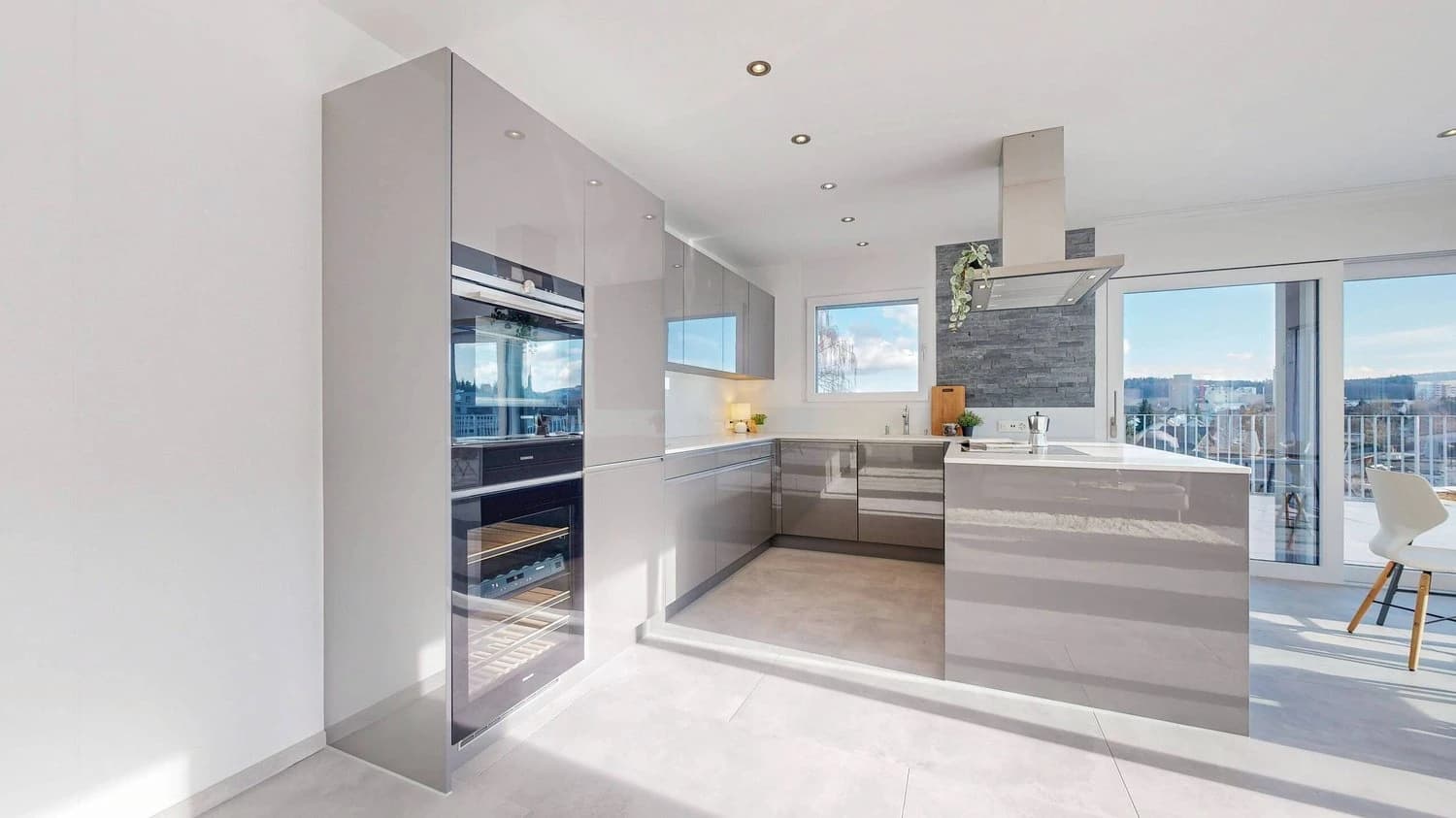 HOCH HINAUS IN VILLMERGEN - ATTIKA DER EXTRAKLASSE