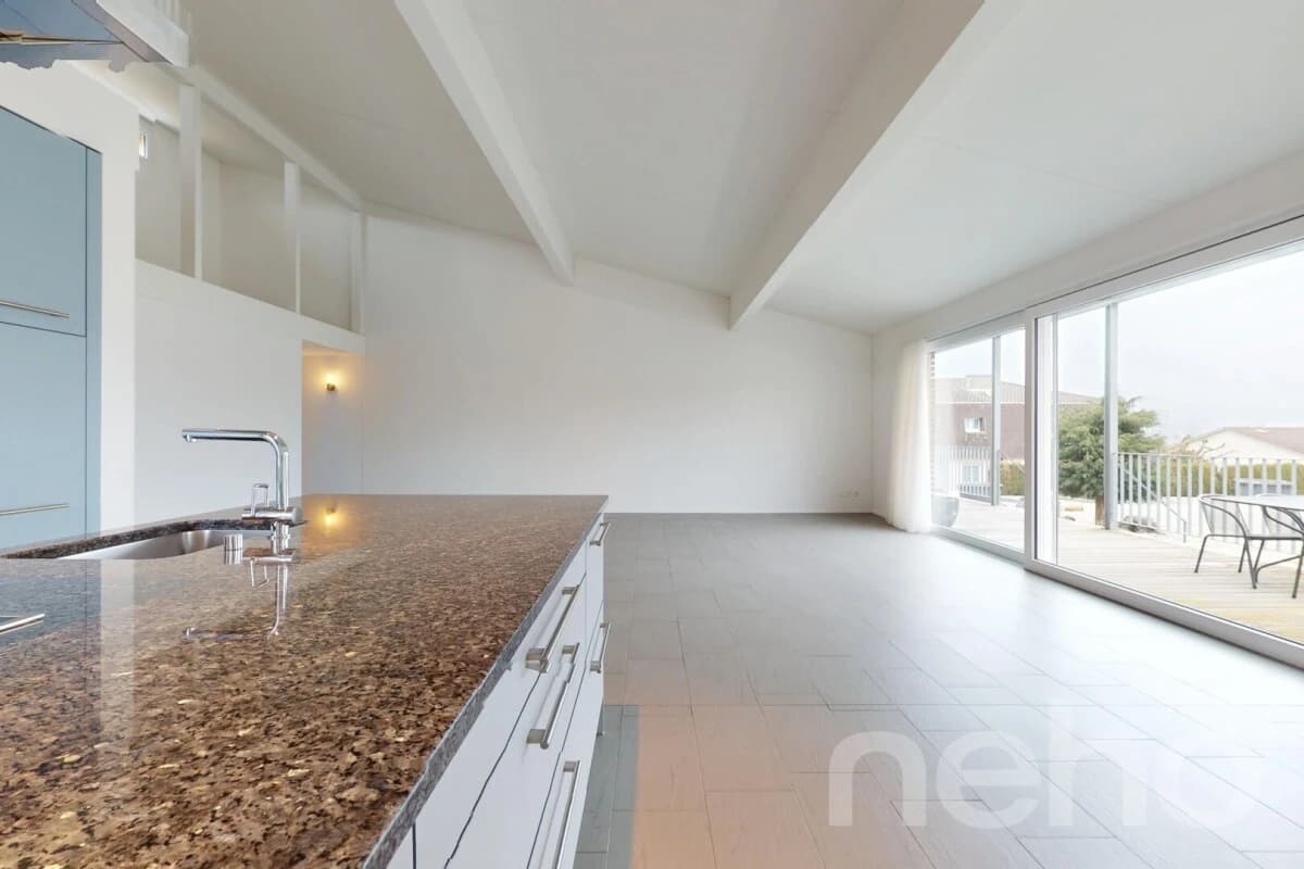 Grosszügiges Doppel- oder Einfamilienhaus mit traumhafter Aussicht