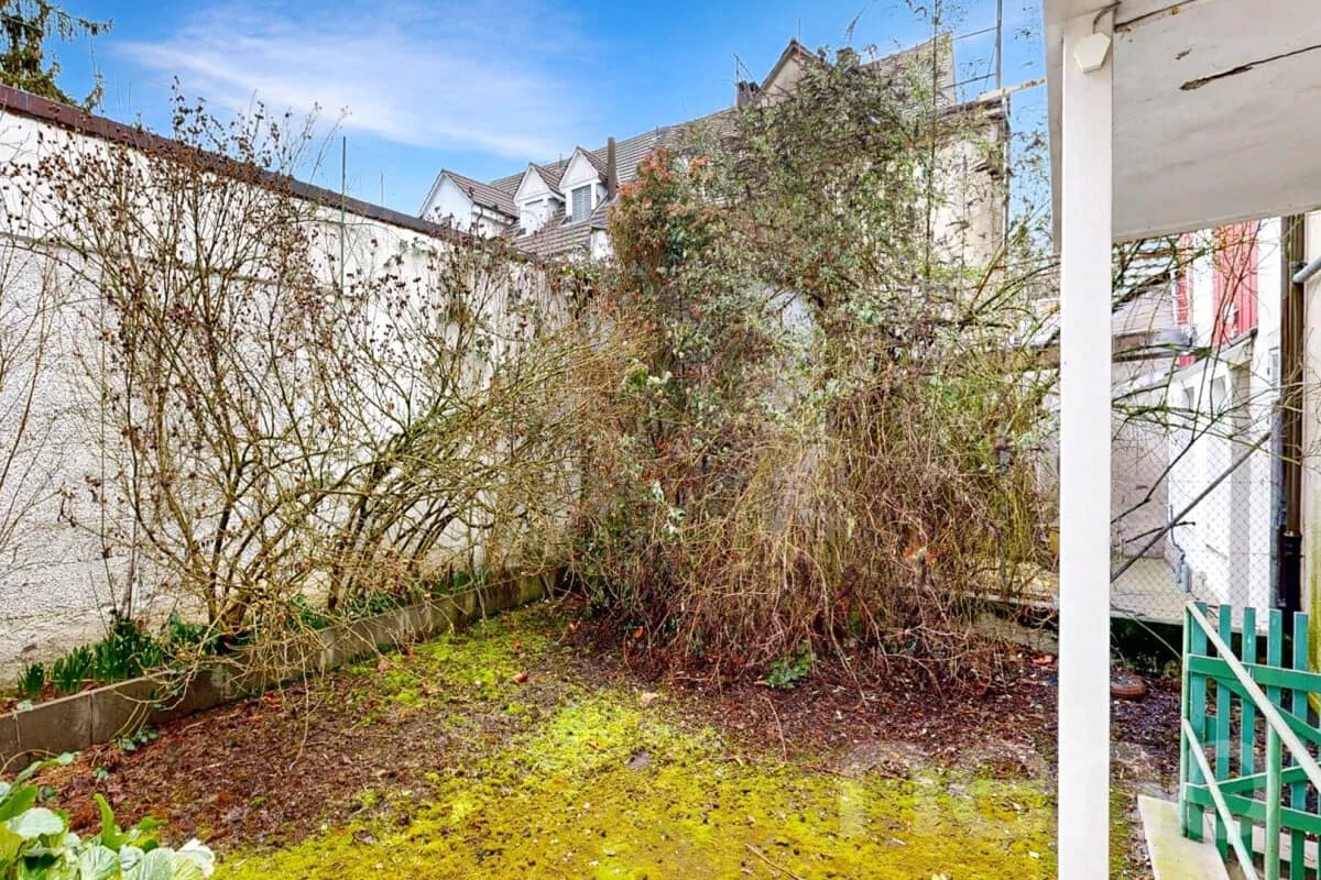 Wohnhaus mit Entwicklungspotenzial an zentraler Lage in Binningen