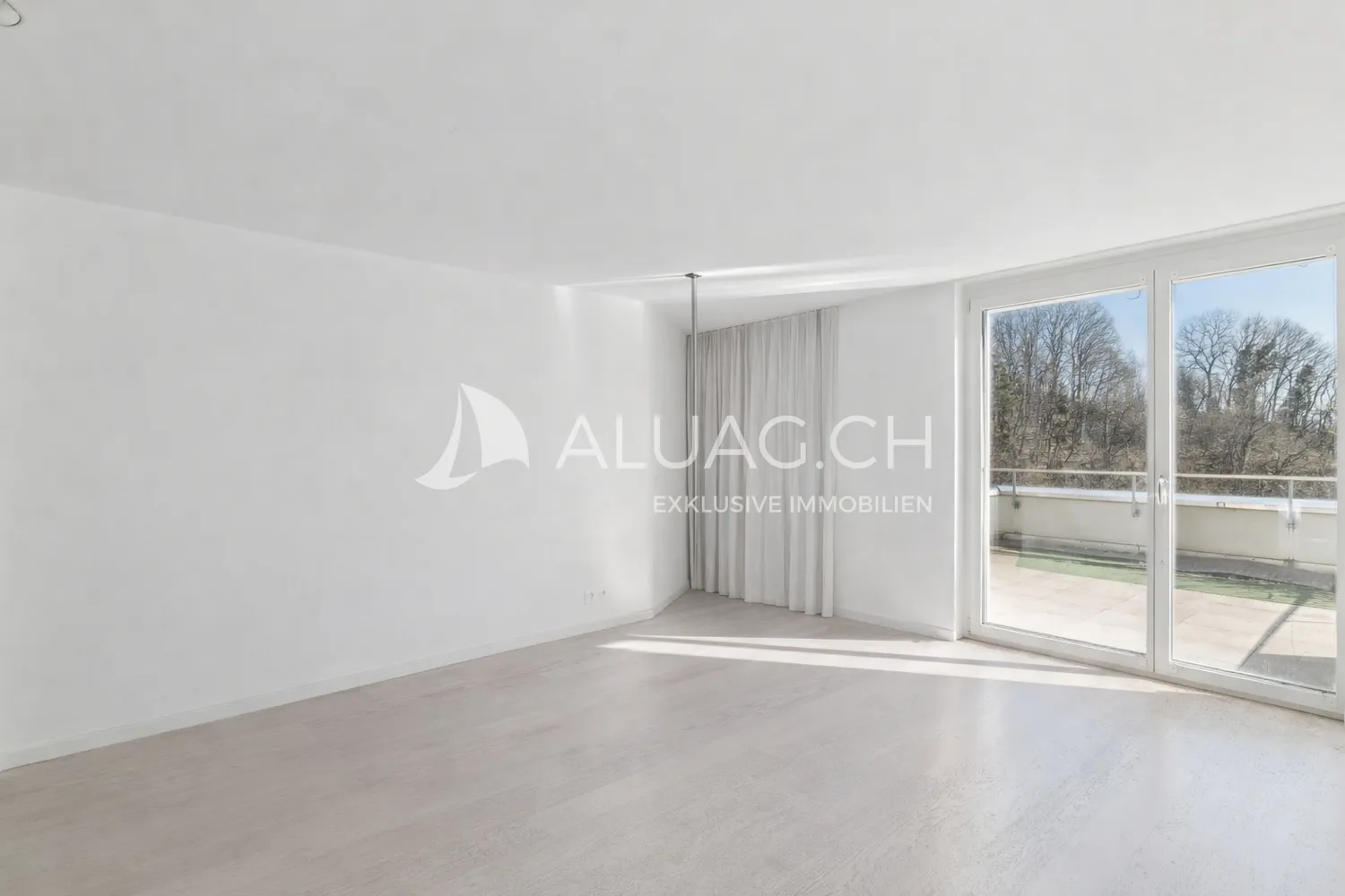 TERRASSENWOHNUNG MIT TRAUMHAFTER SEESICHT