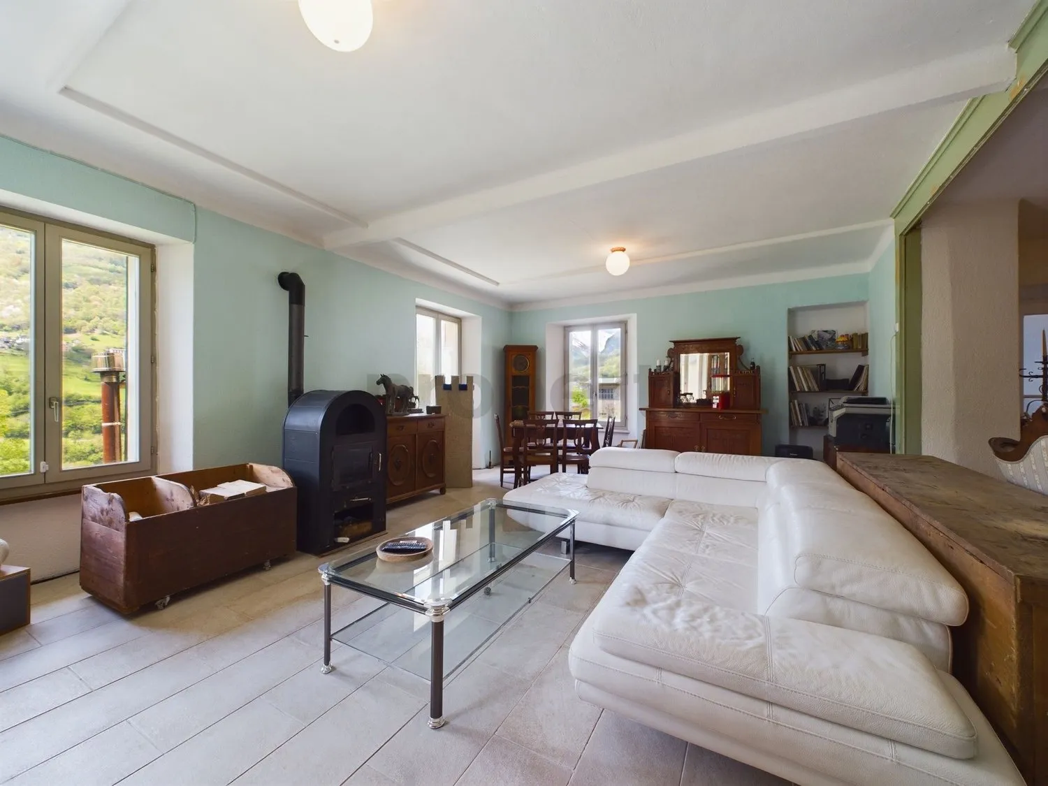 Pittoresca casa plurifamiliare con terreno nel cuore della Val di Blenio / Malvenfarbiges Mehrfamilienhaus mit Grundstück im Herzen des Bleniotals