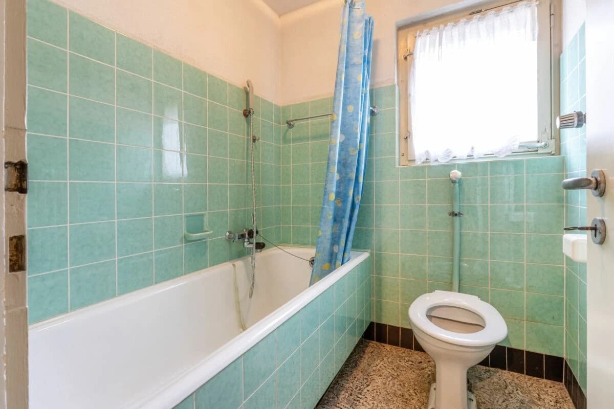 Potenzialreiches Bauernhaus mit drei Wohneinheiten und Scheune