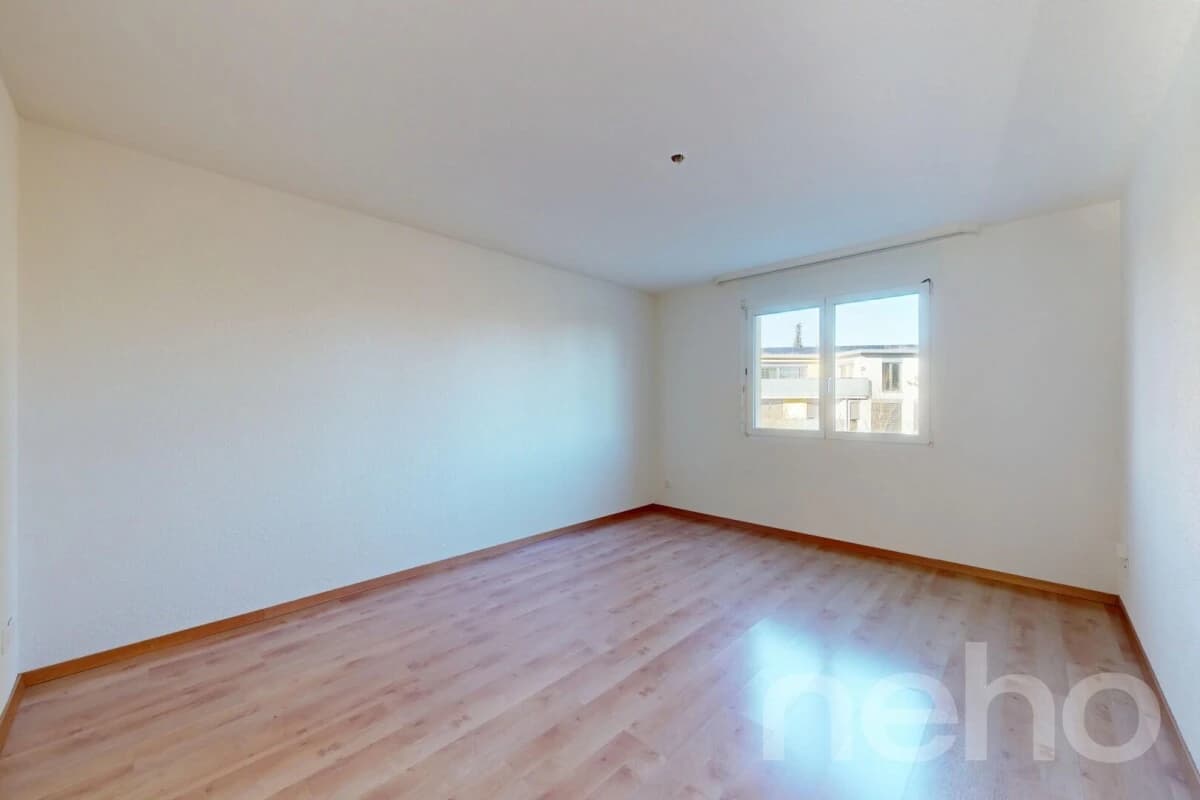 Lichtdurchflutete 3.5-Zimmer-Wohnung in Samstagern