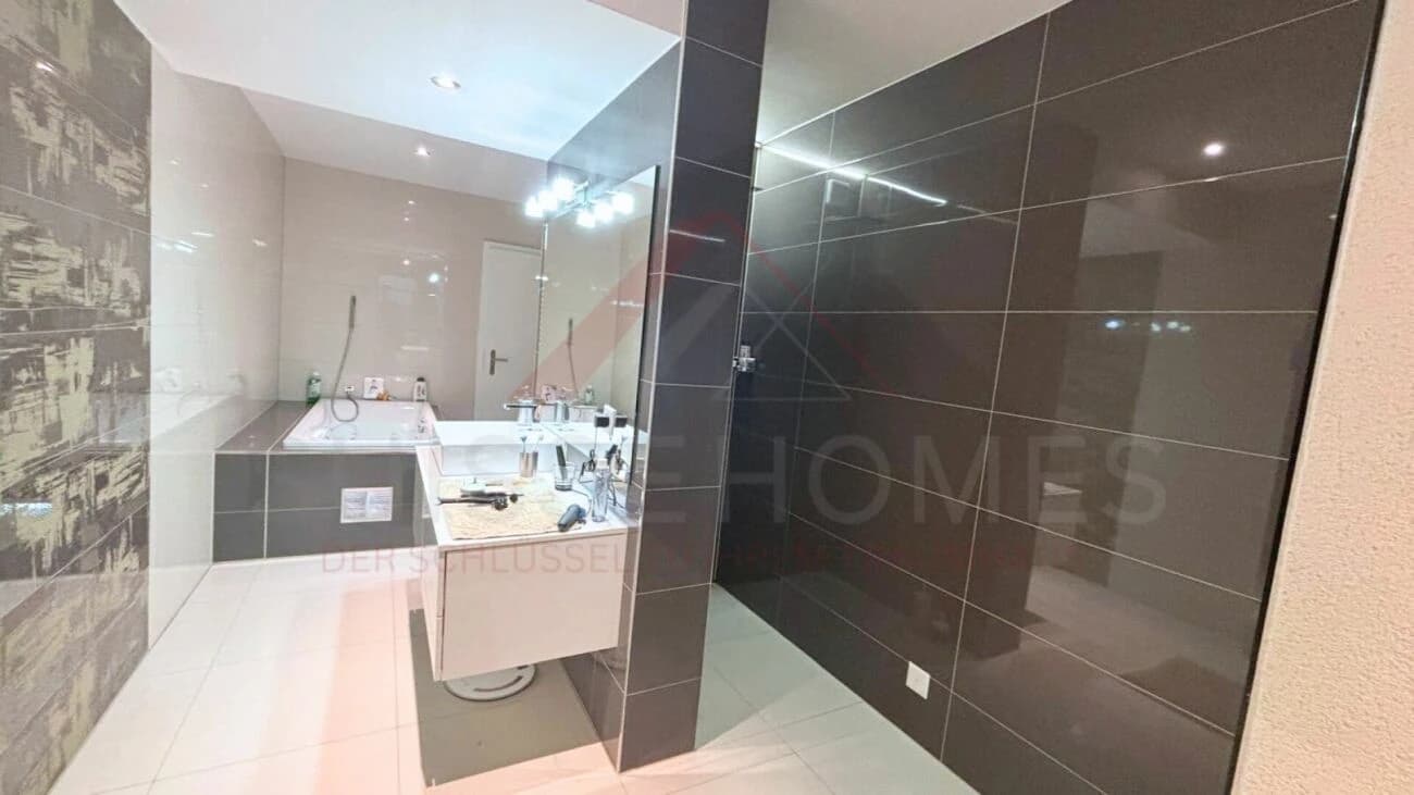 Modernes 4.5 Zimmer Reihen-Einfamilienhaus mit Garten und Attika-Terrasse in 3072 Ostermundigen