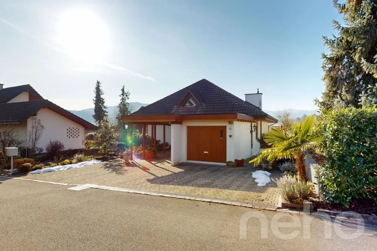 Freistehendes Haus mit grossem Garten und unverbaubarer Sicht