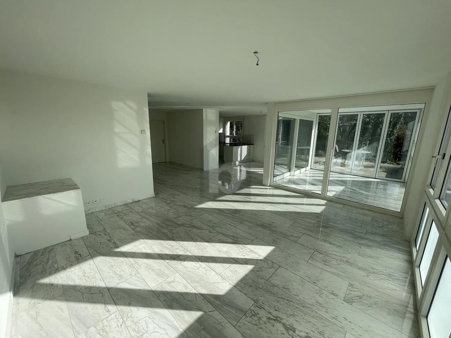 SONNIGER GARTENSITZPLATZ & STILVOLLES AMBIENTE