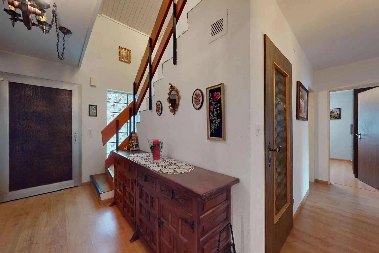 Attraktives 7.5 Einfamilienhaus mit grossem Grundstück mit Neubaupotential