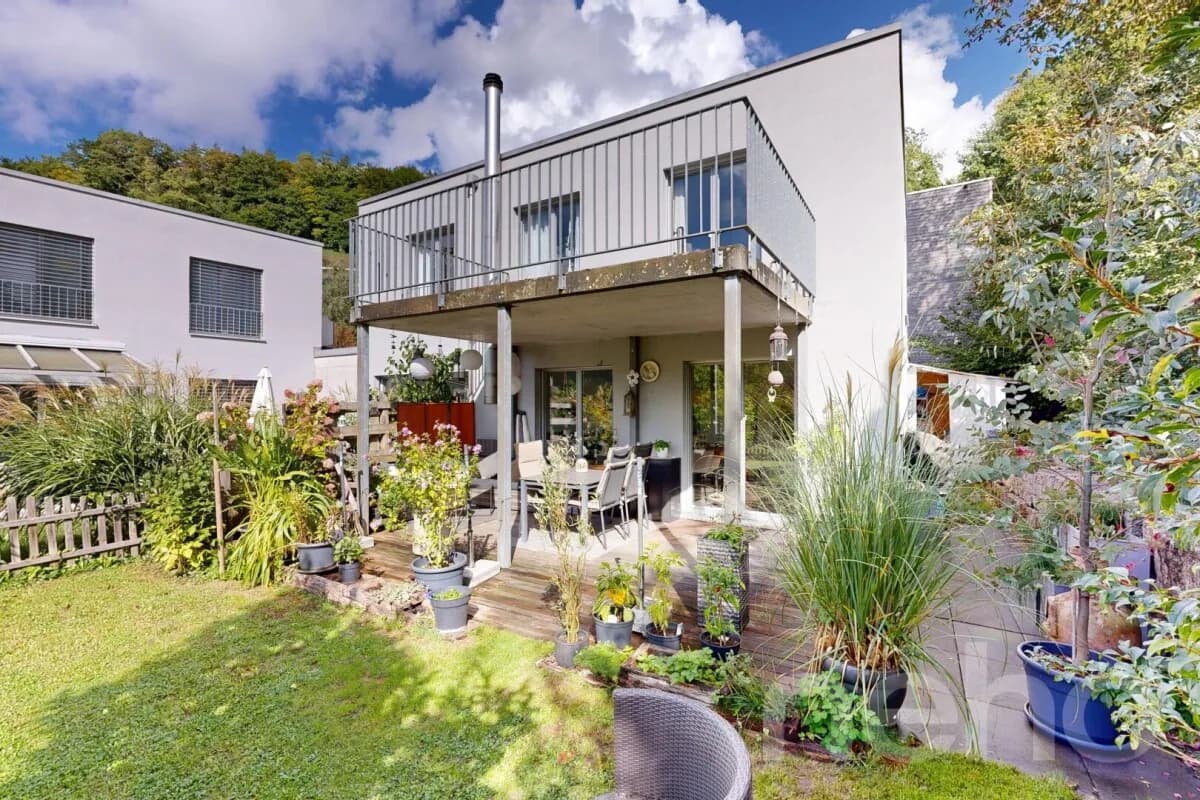 Freistehendes Einfamilienhaus mit Garten und Fernsicht in Biberstein