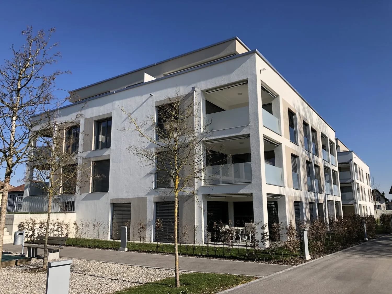 Moderne 3½ ZWG Attika im Dorfzentrum