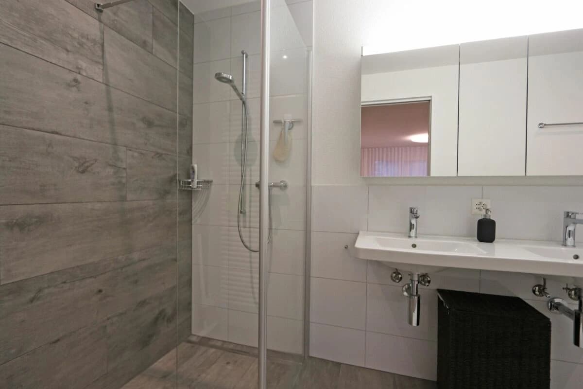 Grosszügige 4.5 Zimmer-Wohnung mit Balkonverglasung