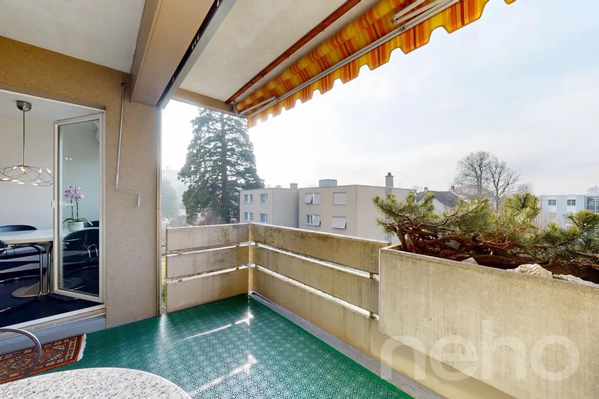 Helle 3.5 Zimmer-Wohnung mit Balkon und Garage in Schönenwerd