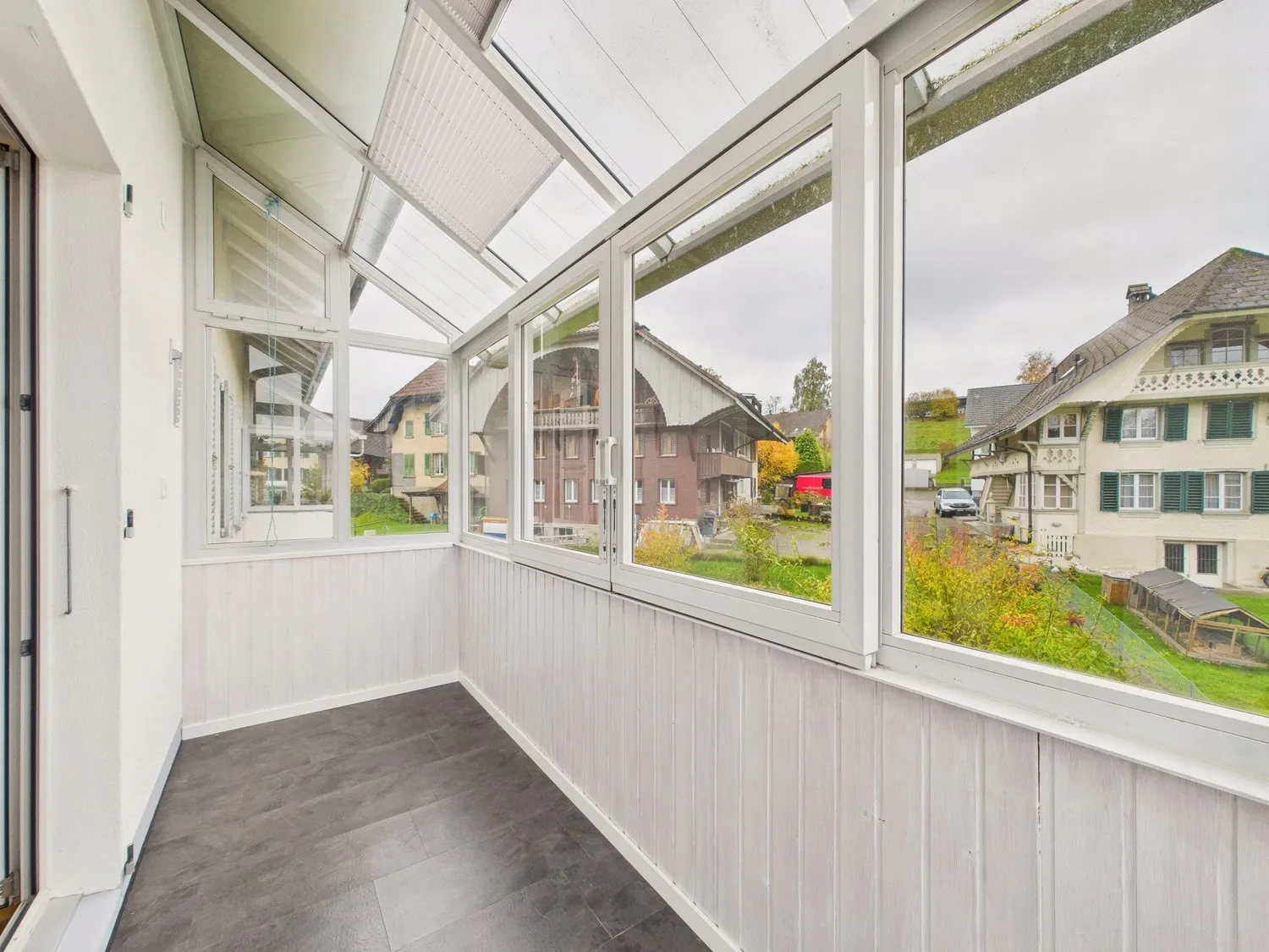 Charmante 3.5 Zimmer Wohnung mit sonnigen Wintergarten