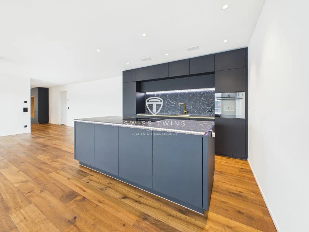 Luxuriöse 3.5-Zimmer-Terrassenwohnung mit 132m² Privat-Terrasse und traumhafter Aussicht auf Pilatus & Rigi