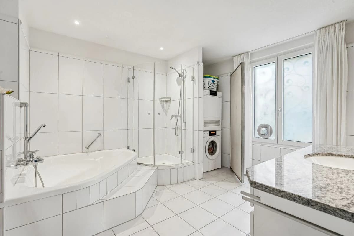 Attraktive 4.5-Zimmerwohnung mit Carport an begehrter Lage