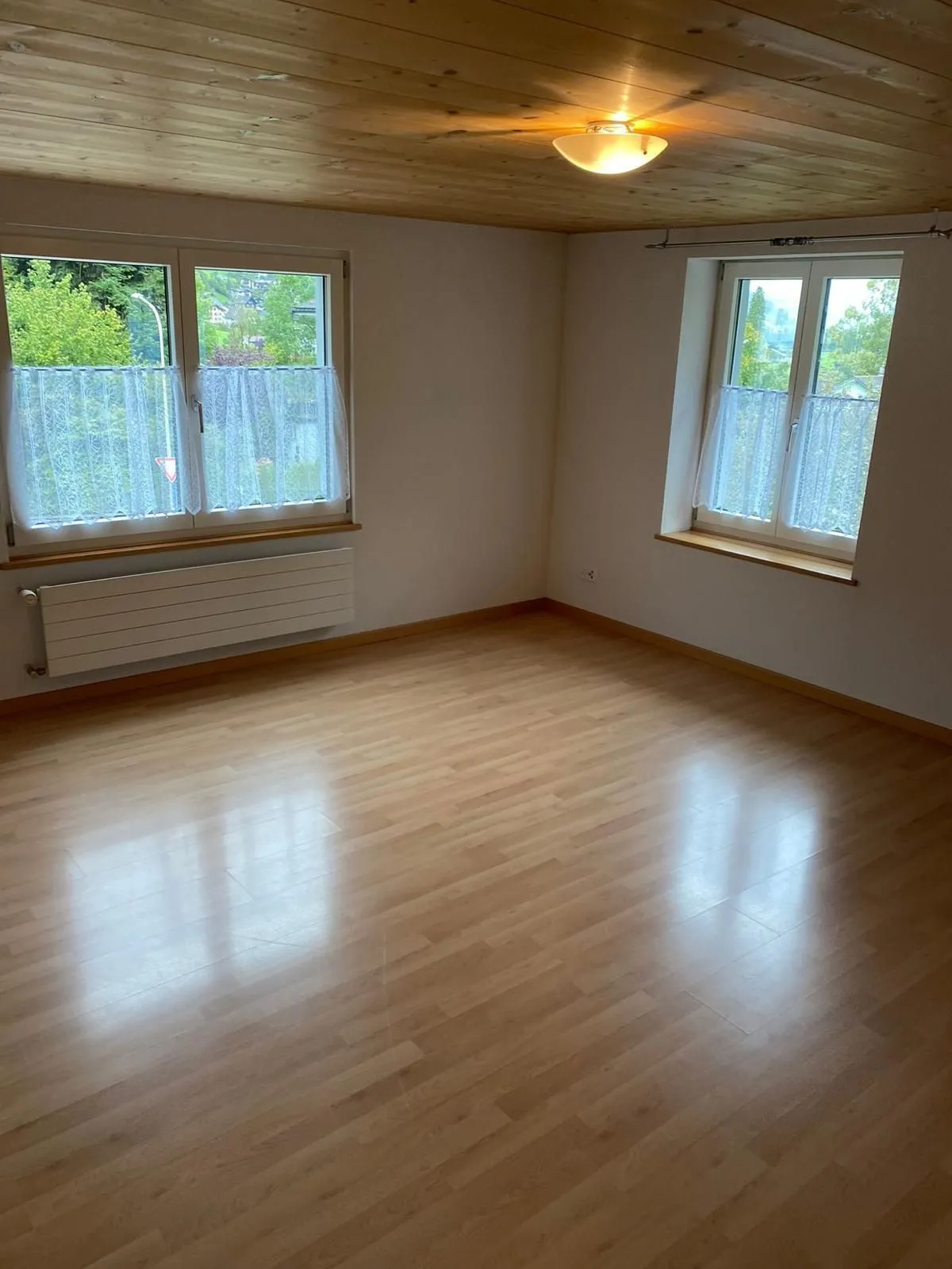 Gemütliche 6-Zimmer Einfamilienhaus an ruhiger Lage in Glarus