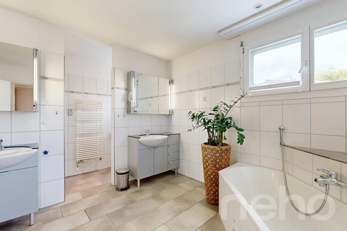 Grosszügige 5.5-Zimmer-Attikawohnung mit Liftzugang und Weitblick