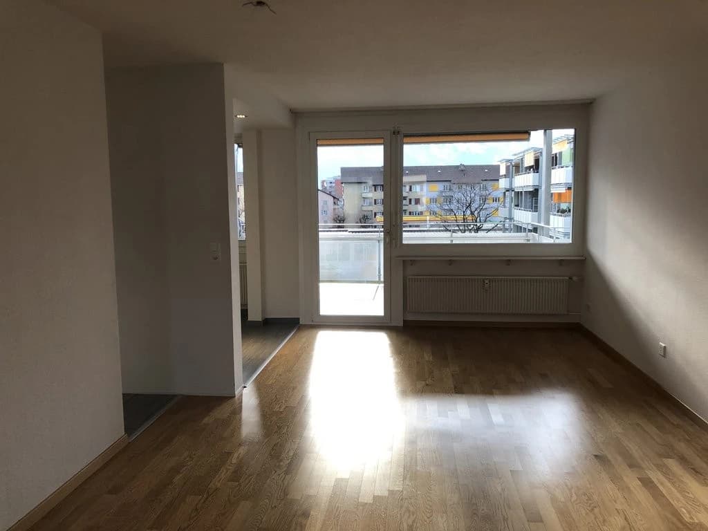 Moderne 3.5-Zimmerwohnung mit Balkon