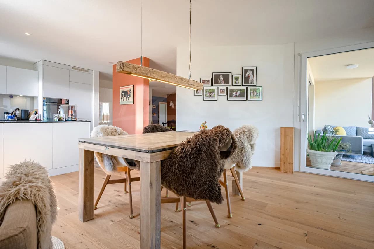 Moderne 4.5-Zimmer-Eigentumswohnung in Leuzigen