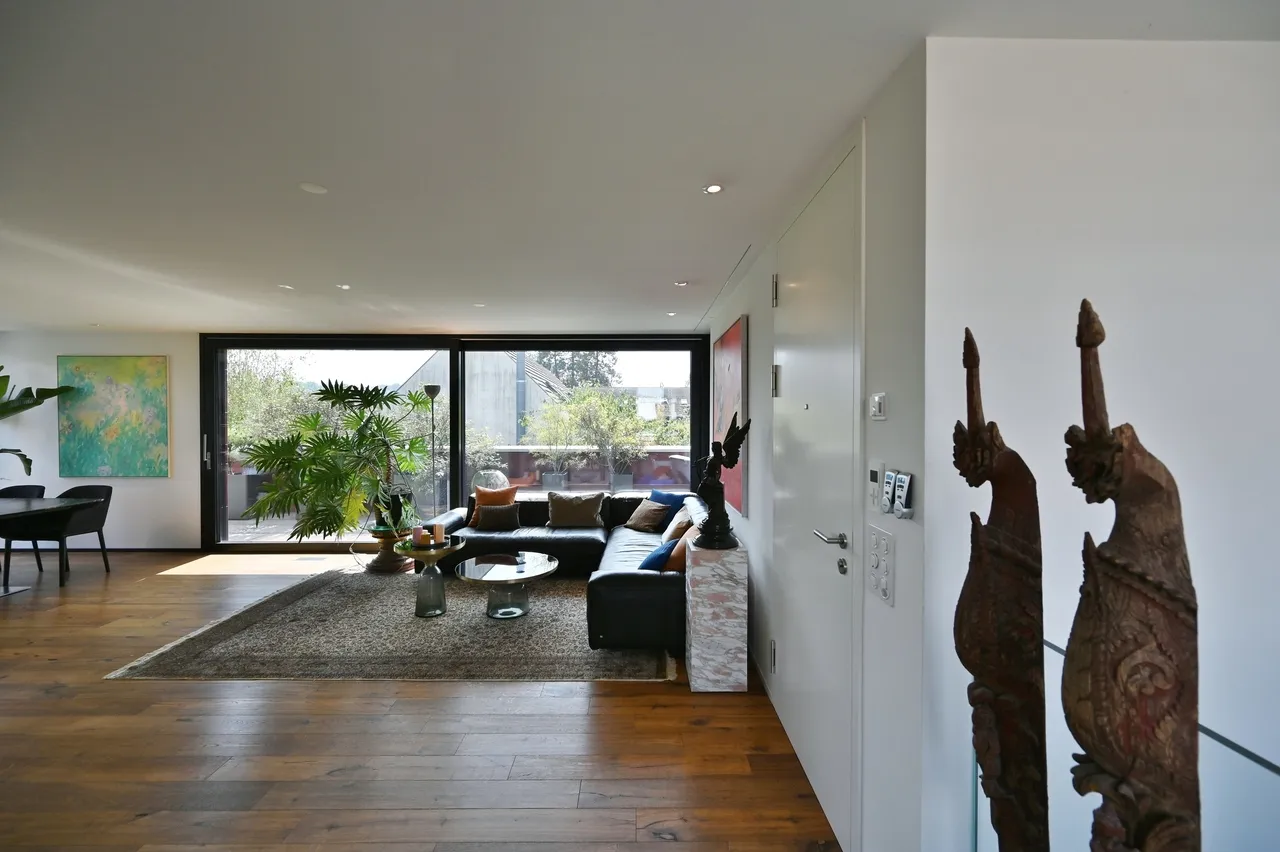 AT THE TOP - ATTIKAWOHNUNG DER SUPERLATIVE