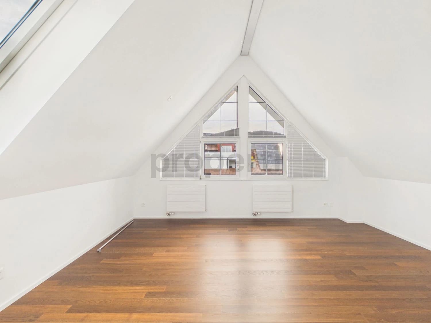 Moderne 3-Zimmer-Wohnung mit Balkon, Güttingen