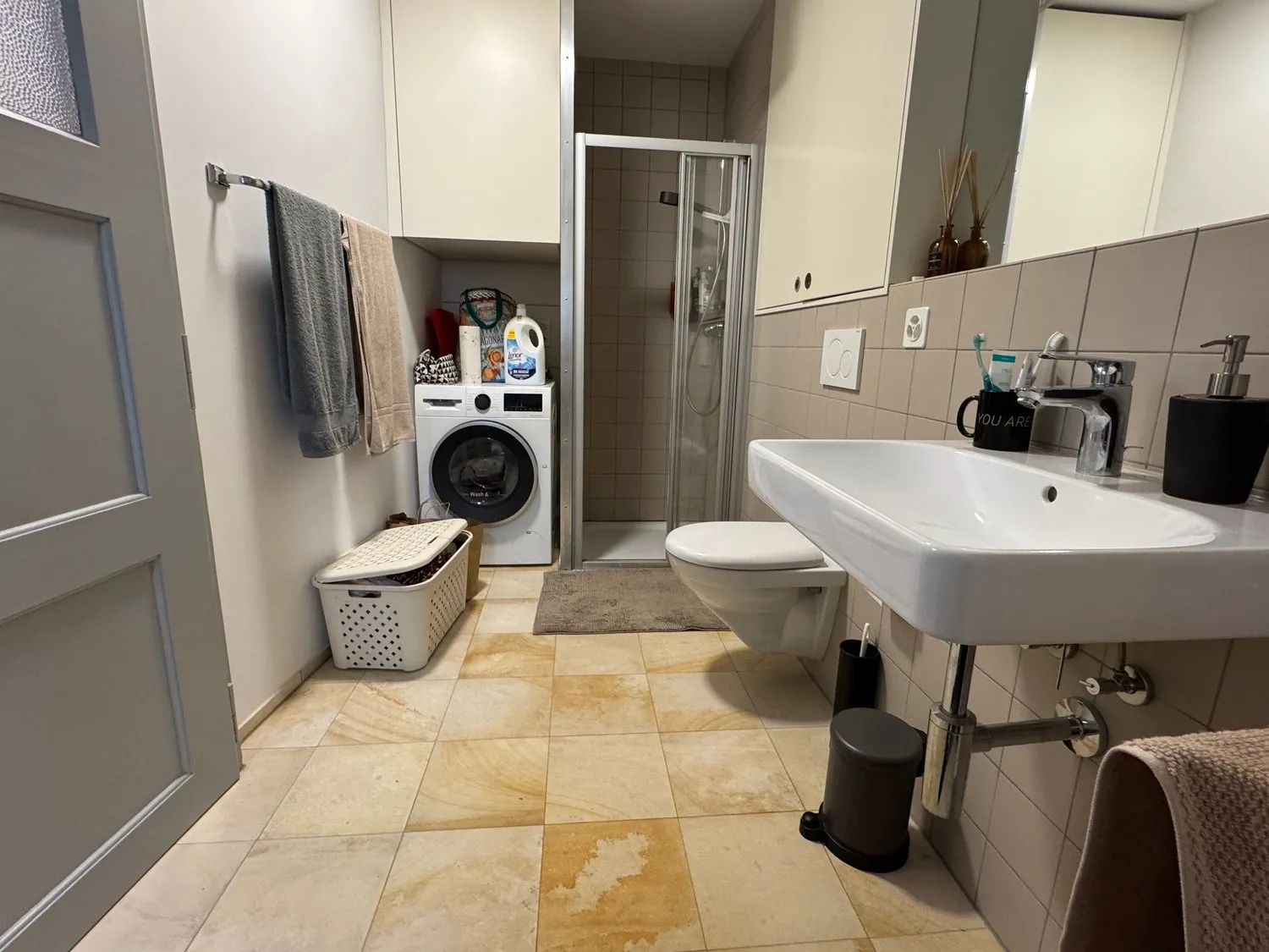 Charmante und frisch renovierte 2.5-Zimmer-Wohnung an sonniger und ruhiger Lage in Twann