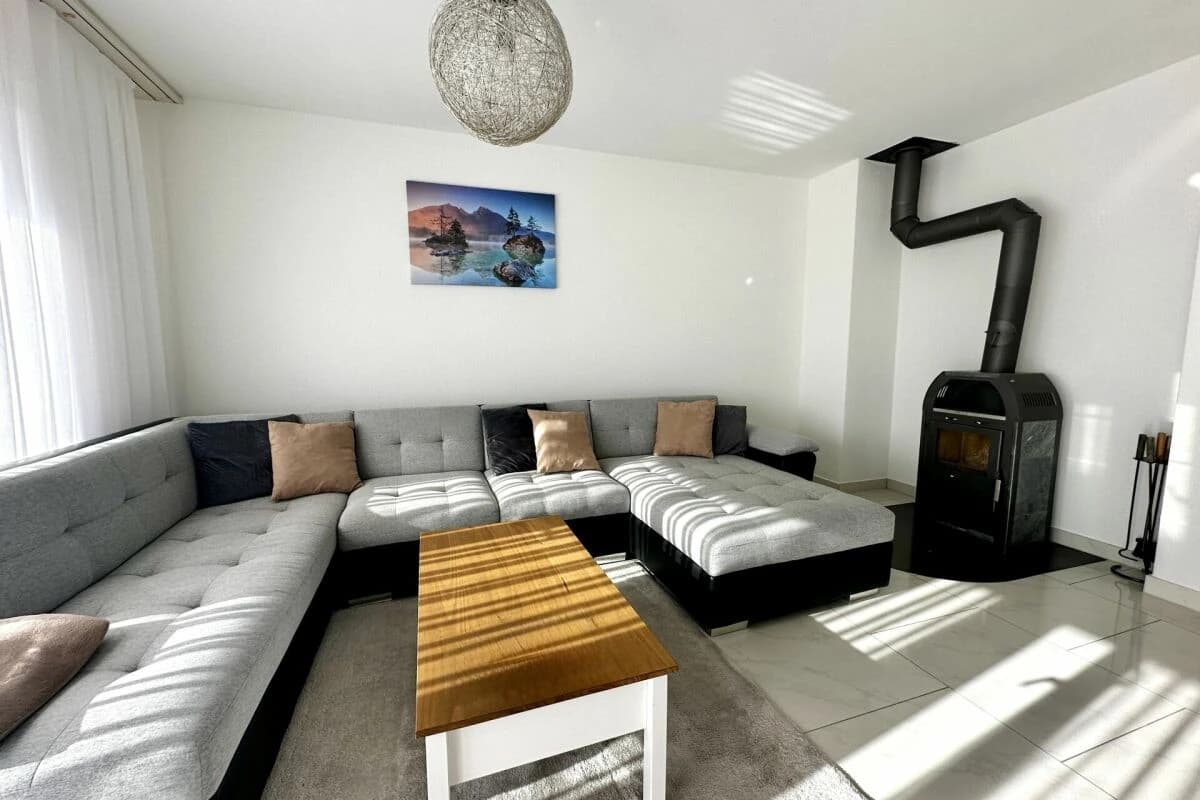 6.5-Zimmer Eck-Einfamilienhaus in Seenähe