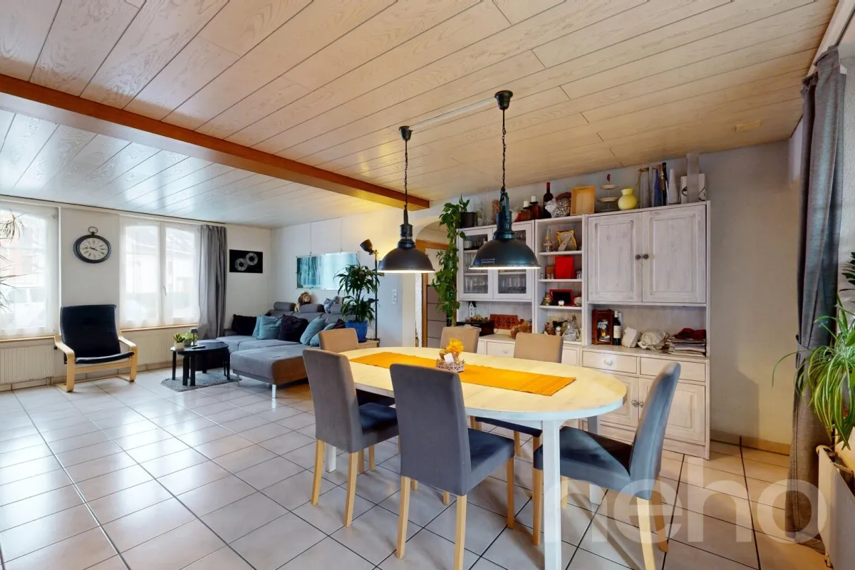 Charmantes Zweifamilienhaus mit Potenzial in Kappelen