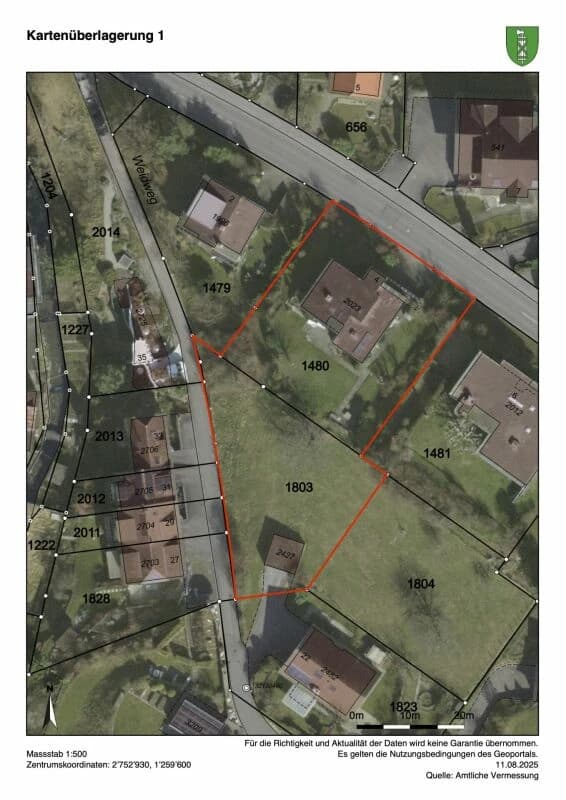 Villa mit Seesicht und mit separatem Bauland an sehr guter Lage.