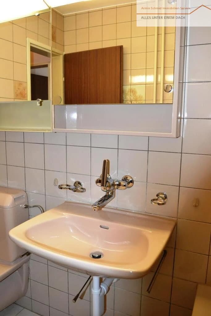 Wunderbare 2 1/2-Zimmerwohnung mit Einstellhallenplatz