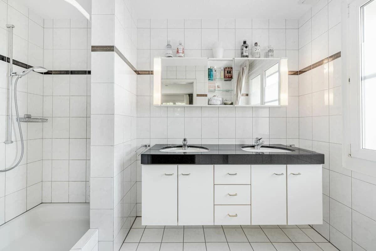 Ruhig, Sonnig und mit viel Platz: 6.5-Zimmer-Dachmaisonettewohnung mit hellen Räumen im schönen Speicher