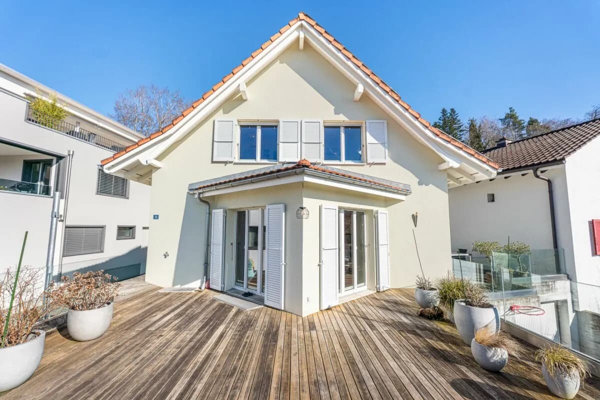 Traumhaftes 5.5 Zimmer-Haus mit cooler Relax-Terrasse