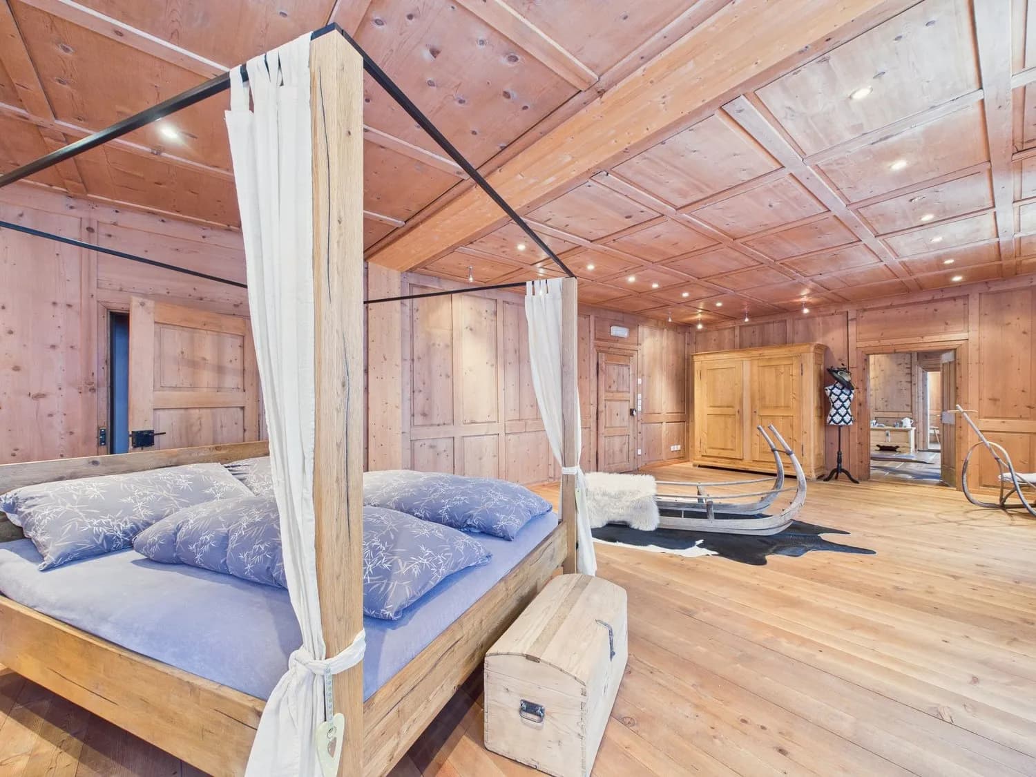 Grosszügiges Mehrfamilienhaus mit Gewerbemöglichkeit an ruhiger Lage in Bergün Filisur