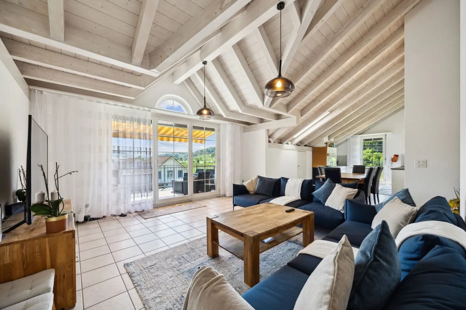 4.5-Zi.-Dachwohnung mit 12 m² Terrasse in Lotzwil