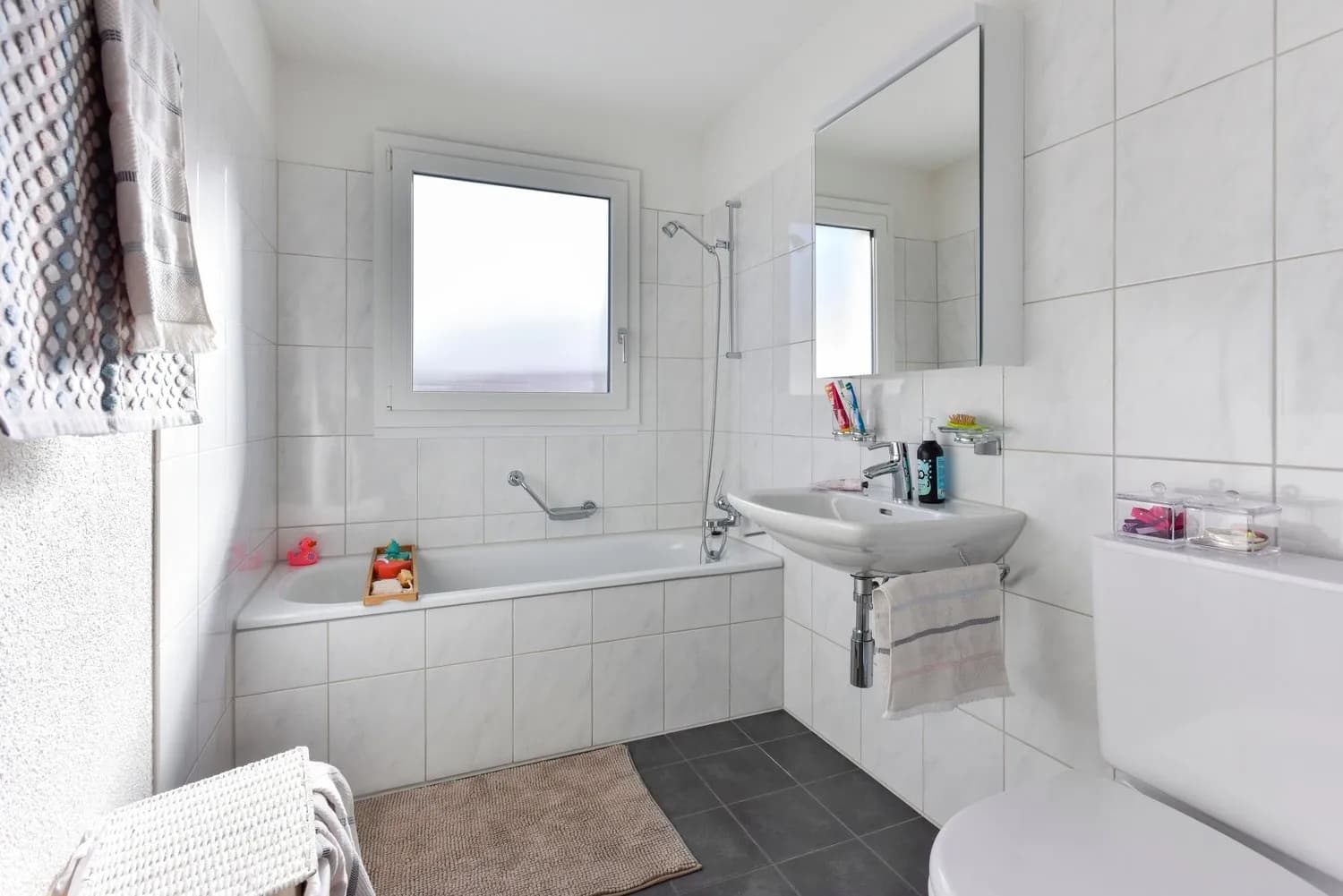 "Hergiswaldstrasse" - Die bessere Art  Wohnen in einer tollen Familienwohnung