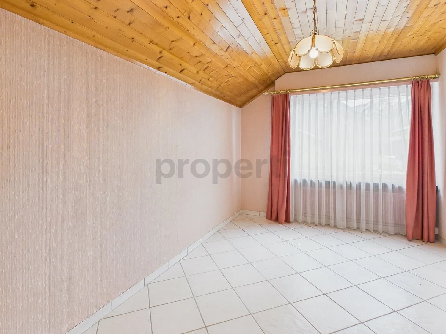 Grosszuegiges 6.5-Zimmer Einfamilienhaus mit Garten an einzigartiger Lage an der Aare in Interlaken