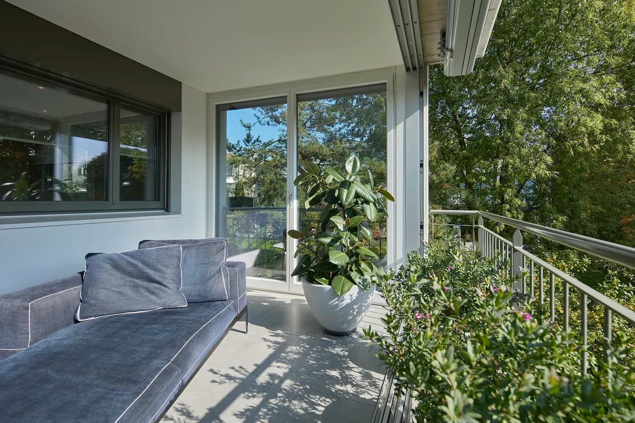 4.5 Zi.-Wohnung mit 173 m² Gesamtnutzfläche und Sky-Frame-Wintergarten