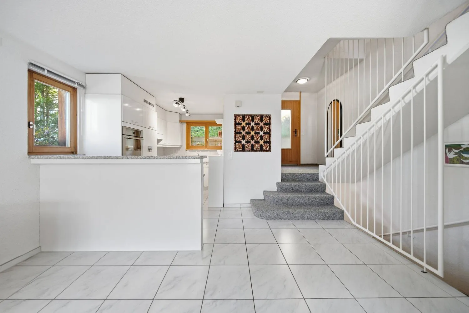 CHARMANTES HAUS IN RUHIGER LAGE NAHE THUNERSEE