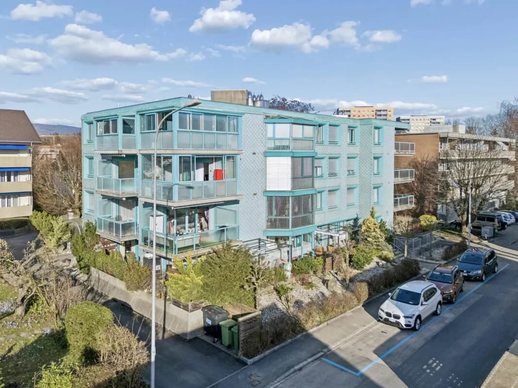 Charmante Wohnung am Zihlkanal inklusive Einstellhallenparkplatz