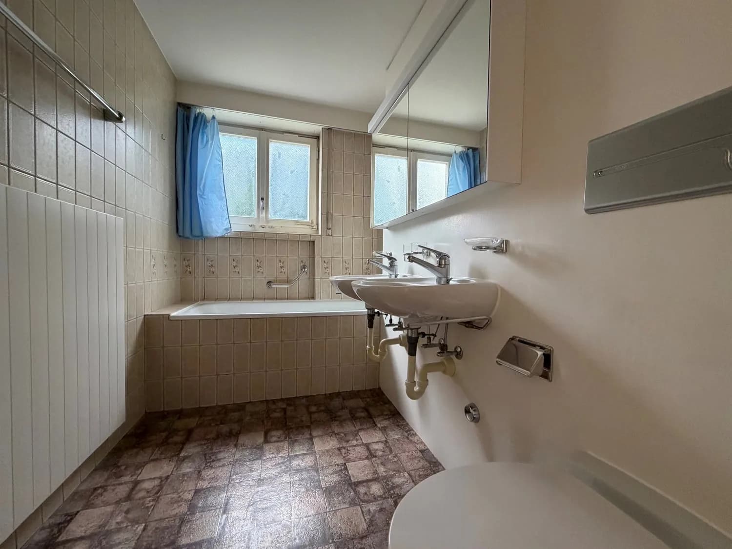 Gartenwohnung mit schönem Sitzplatz 1 Jahr befristet