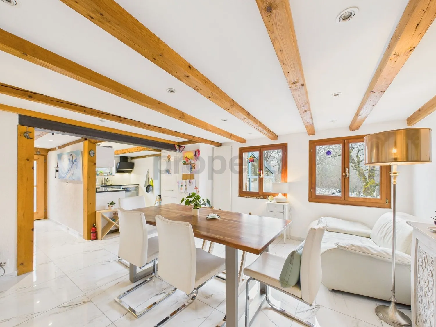 Neu renoviertes 5-Zimmer-Eckhaus mit Garten in Wetzikon