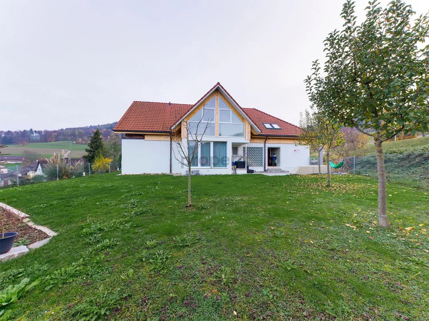 Grosszügiges Einfamilienhaus mit vielseitigem Nutzungskonzept in Weiach