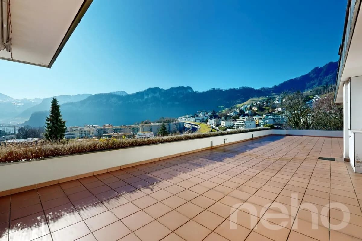 Elegante Wohnresidenz mit separaten Atelier und Panoramasicht