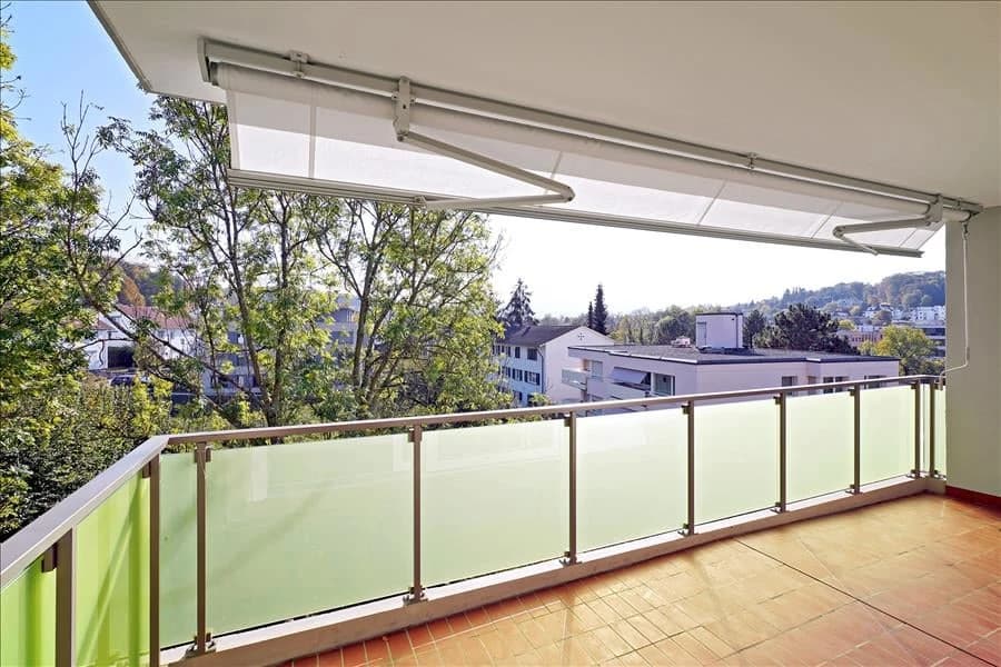 Helle, morderne Wohnung in Binningen