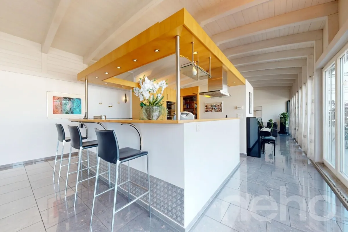 Attraktives Wohn- und Geschäftshaus mit stilvoller Wohnung