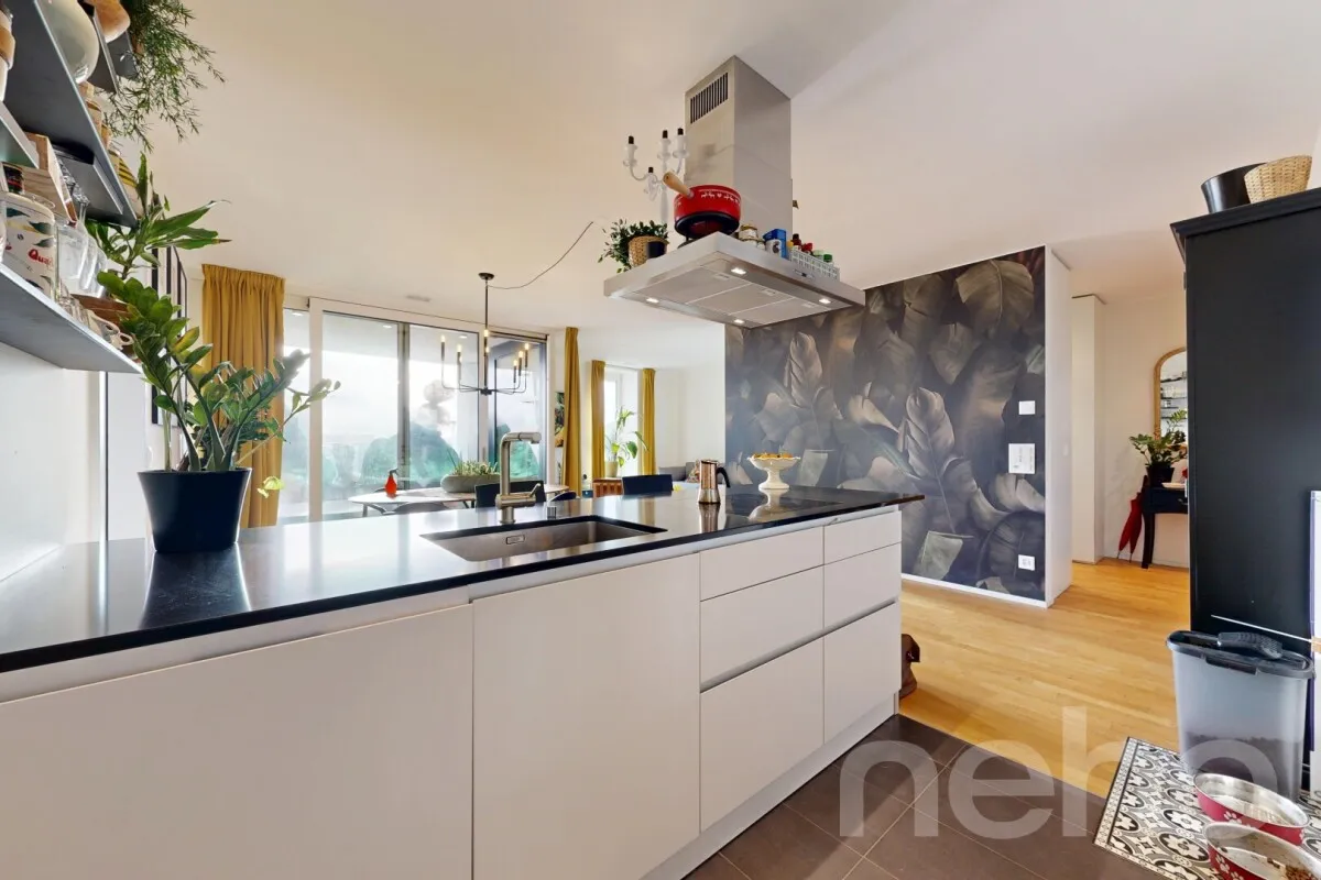 Moderne 2.5-Zimmer-Wohnung mit Skyline Flair