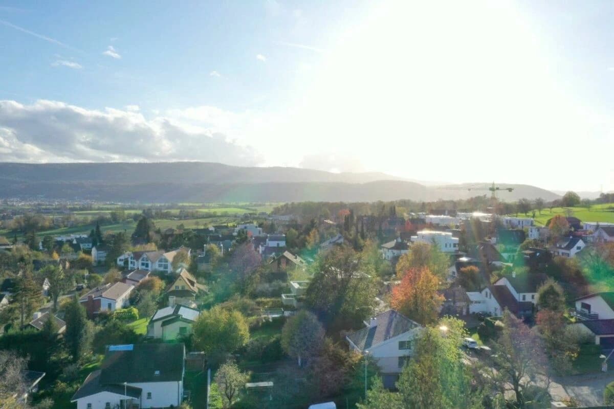 Moderne Attika-Wohnung über den Dächern von Oberwil