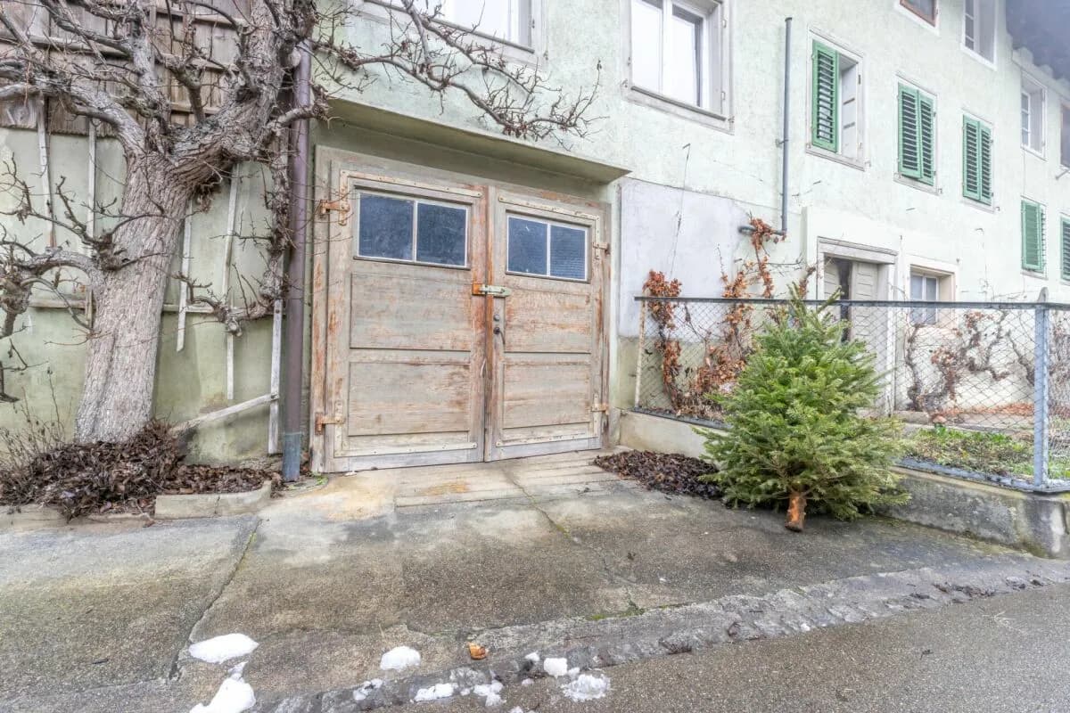 Potenzialreiches Bauernhaus mit drei Wohneinheiten und Scheune