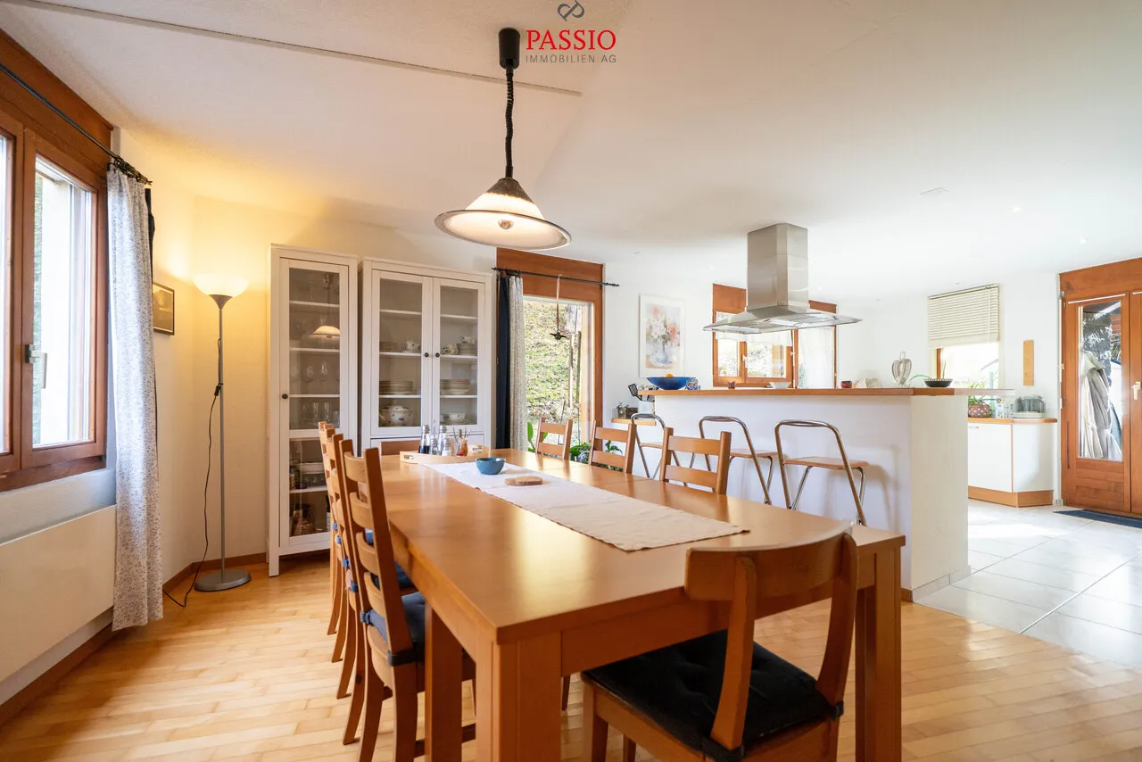 Grosses 10-Zimmer Reiheneckhaus mit Gartenparadies an Top Lage